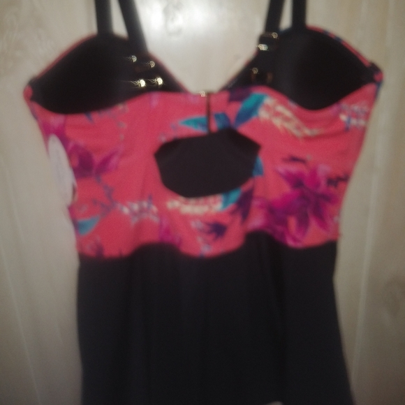 NWT Plus size 1X underwire swimsuit - Picture 12 of 12